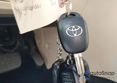 2015 Toyota Highlander Le Plus V6 из США, поврежденный, VIN 5TDBKRFH3FS197580